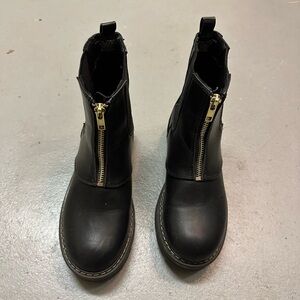 Kids size 4 black boots with zipper worn once for Halloween